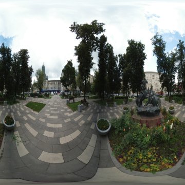 Скульптура Купание коней у Центрального Московского ипподрома. Беговая улица. Москва. Июль 2025.