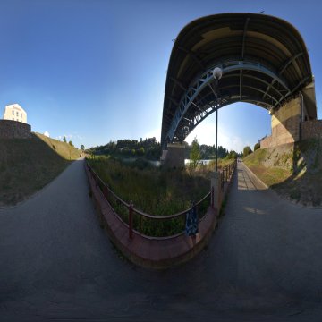 Набережная под Старым мостом. Беларусь. Гродно. Сентябрь 2023.