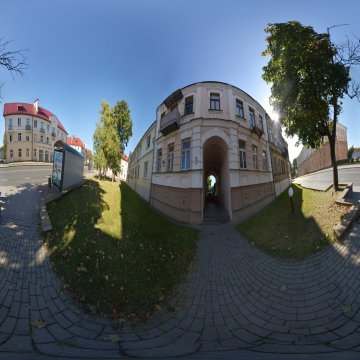 Дом с аркой. Ул. Социалистическая. Беларусь. Гродно. Сентябрь 2023.