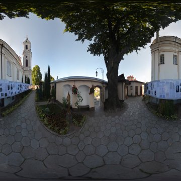 Дворик Францисканского костёла. Ул. Огородная. Беларусь. Гродно. Сентябрь 2023.