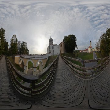 Пешеходный мост к Старому Замку. Беларусь. Гродно. Замковая гора. Старозамковая улица. Ноябрь. 2023.