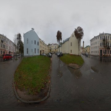 Панорама у открытого дворика. Беларусь. Гродно. Ул. Замковая. Ноябрь. 2023.