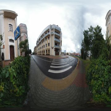 Перед Касей и Басей. Гродно. Ул. Свердлова. Июль 2025.