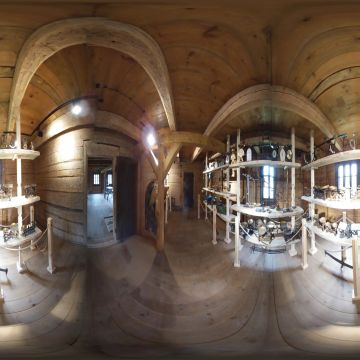 Лямус. Второй этаж. Экспозиция. Гродно. Квартал Исторический Центр. Июль 2025.